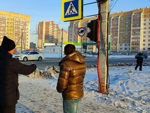 Других вариантов нет власти Благовещенска определили метод борьбы с наледью от выхлопов машин фото