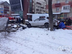 Двое человек погибли 10летний ребенок в тяжелом состоянии в ЮжноСахалинске пьяный водитель снес автобусную остановку фото 