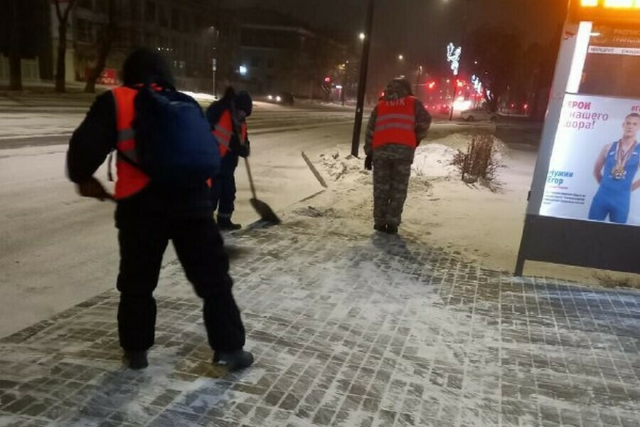 Благовещенск убирают после снегопада Какие улицы почистят фото