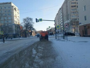 В Благовещенске снова просят не парковать авто на обочинах изза уборки дорог Где будет работать техника 