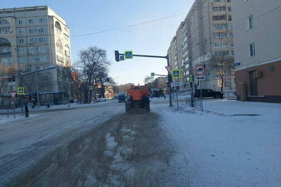 В Благовещенске снова просят не парковать авто на обочинах изза уборки дорог Где будет работать техника 