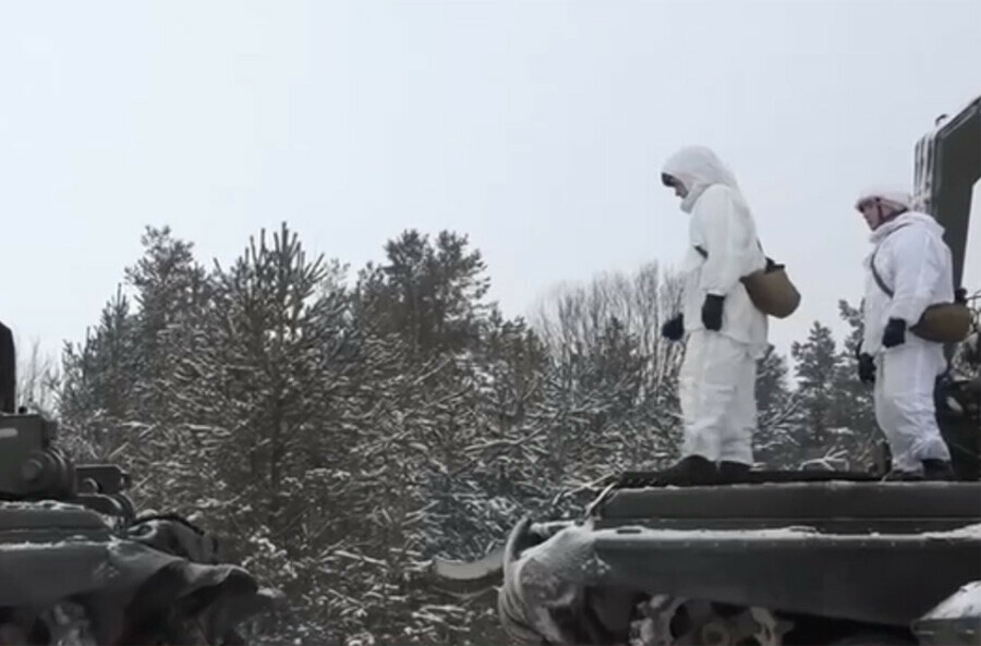О несгибаемой стойкости русского офицера  выпускника ДВОКУ  рассказало Минобороны РФ видео