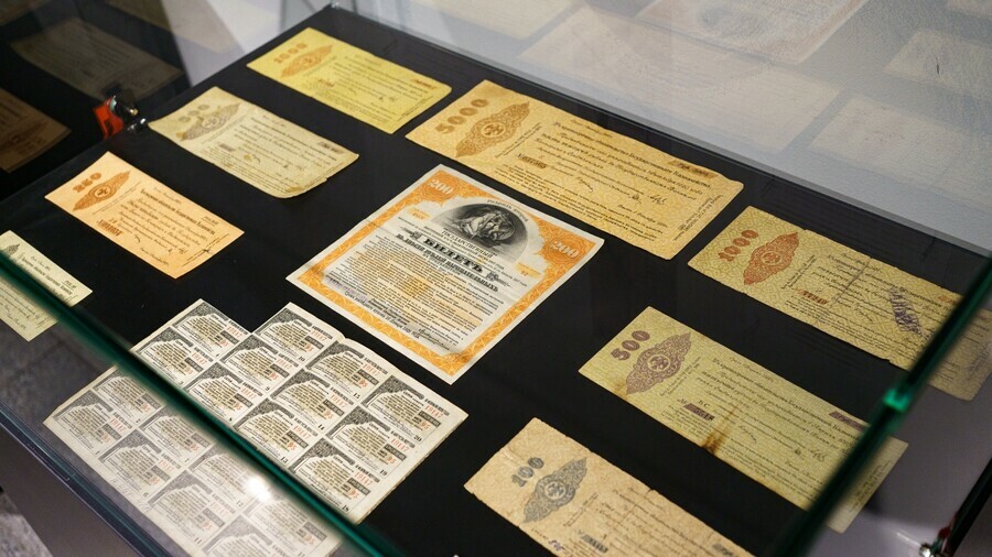 Деньги на рисовой бумаге и благовещенские мухинки 1918 года выставлены во Владивостоке