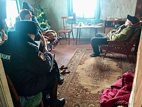 В Белогорске мать выпивала бросив в новогодние праздники детей без еды