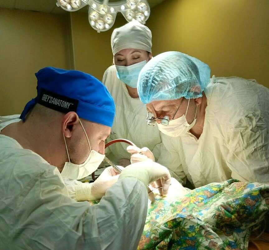 В Благовещенске нейрохирурги прооперировали новорожденного с редкой патологией фото 18