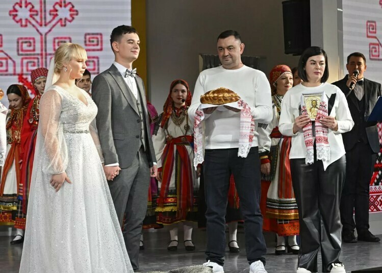 В России впервые сыграли свадьбу по биометрии