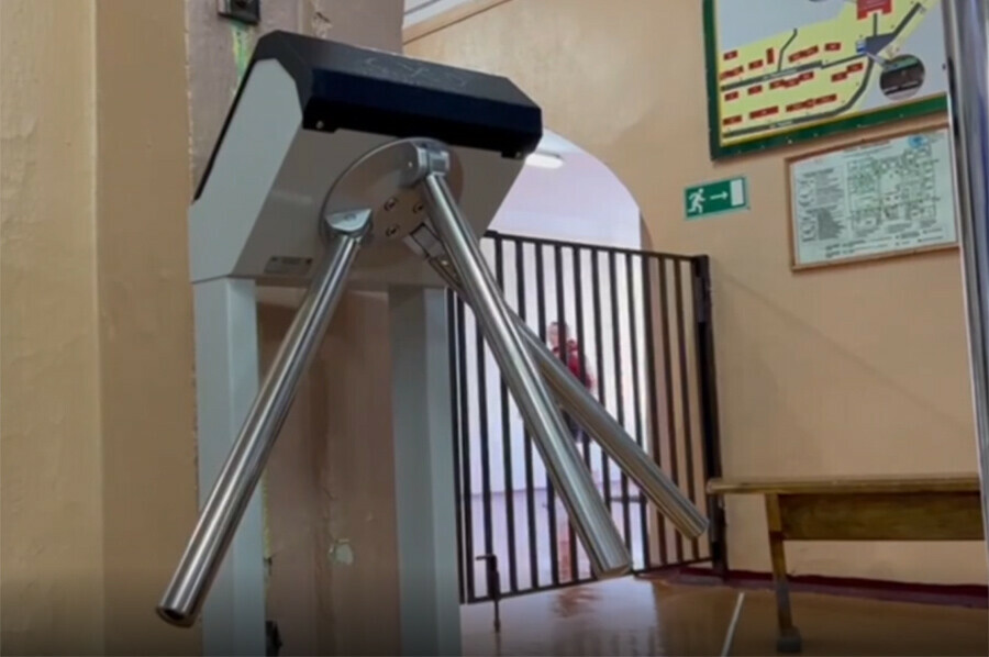 В школе Белогорска для безопасности монтируют интеллектуальную систему видеоконтроля