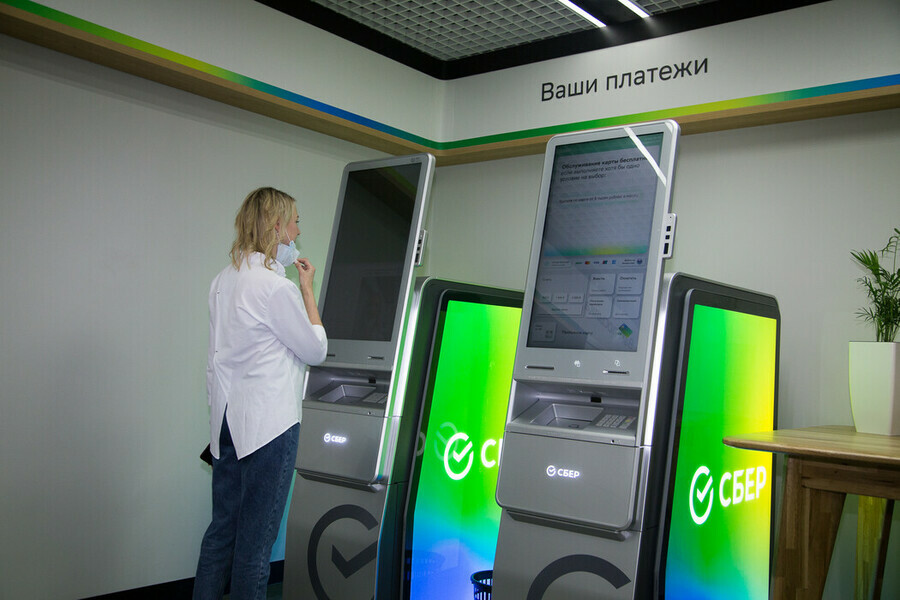 Миллион банковских терминалов оснастят сервисом оплаты по биометрии