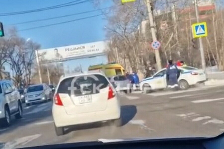 Соцсети в центре Благовещенска сбили пешехода видео 