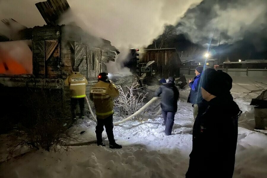 Мама погибшего ребенка вышла в магазин по факту пожара в Горном возбуждено уголовное дело видео