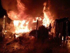 Амурчанин пострадал открывая ворота горящего гаража фото 