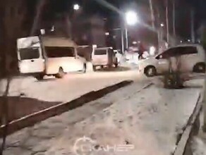 Происшествие в селе Березовка спецслужбы съехались к жилому дому изза мужчины с предметом похожим на гранату видео