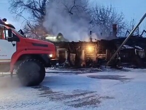 При тушении дома в центре Белогорска найдено два тела видео 