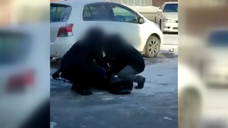 Благовещенец вымогал деньги у бывшего парня своей девушки запугивая его криминальным авторитетом Фомой видео