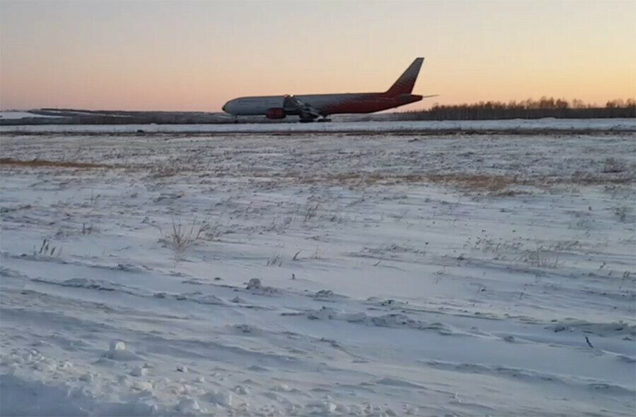 Первый Боинг 777 приземлился на новую полосу аэропорта Благовещенск