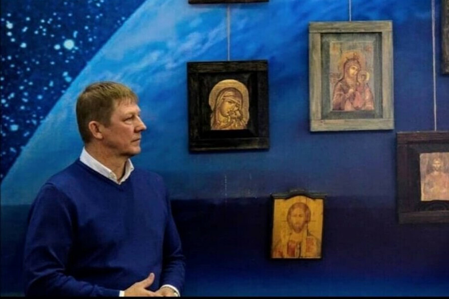 Амурчане смогут купить икону мэра Циолковского Левицкий назвал цену своего творчества