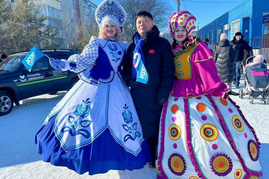 Был губернатор со своей семьей масштабный праздник состоялся в парке Дружбы фото 