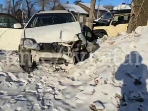 В Свободном две иномарки попытались обнять столб