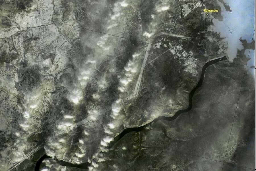 Со спутника показали участки рек Зеи и Буреи которые не замерзают 