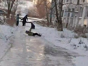Вонь и реки нечистот а на фекальном катке забавляются дети жители Райчихинска обратились к президенту видео