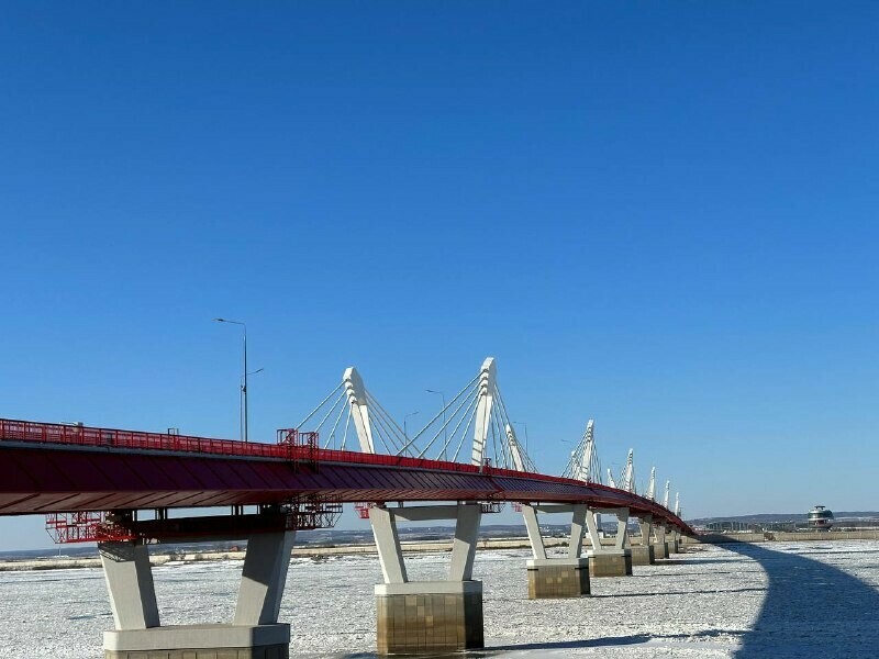 По международному мосту через Амур возобновлено движение транспорта