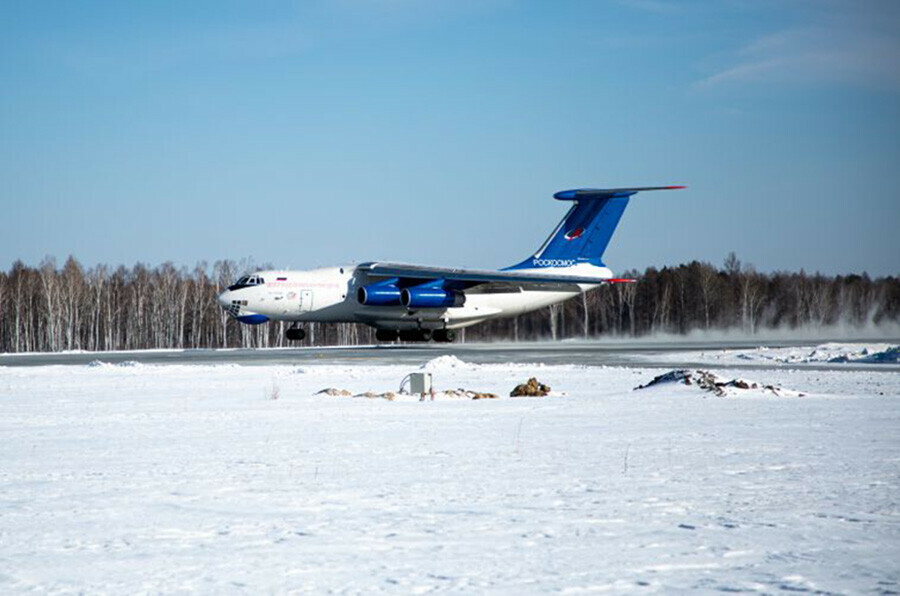 Первый грузовой самолёт Роскосмоса приземлился в аэропорту амурского космодрома Восточный фото