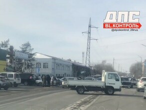 Массовое ДТП в центре Благовещенска на улице Октябрьской разбились пять машин