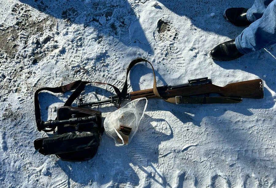Сотрудники ФСБ конфисковали у амурчанина нарезной карабин и боевые патроны