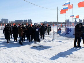 Власти Приамурья встретились с коллегами из КНР на середине Амура видео