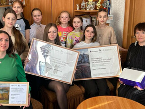 Не верится до сих пор школьницы из села Ивановка выиграли поездку в усадьбу известного русского художника