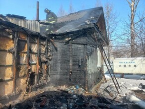 В Завитинске огонь тушили двумя пожарными машинами