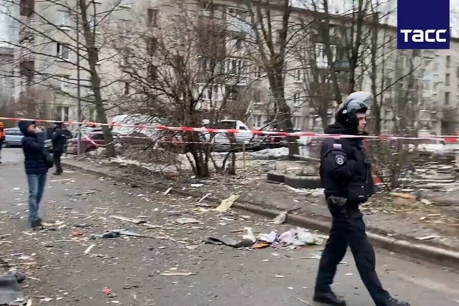 В СанктПетербурге сообщили о взрыве в жилом доме видео 
