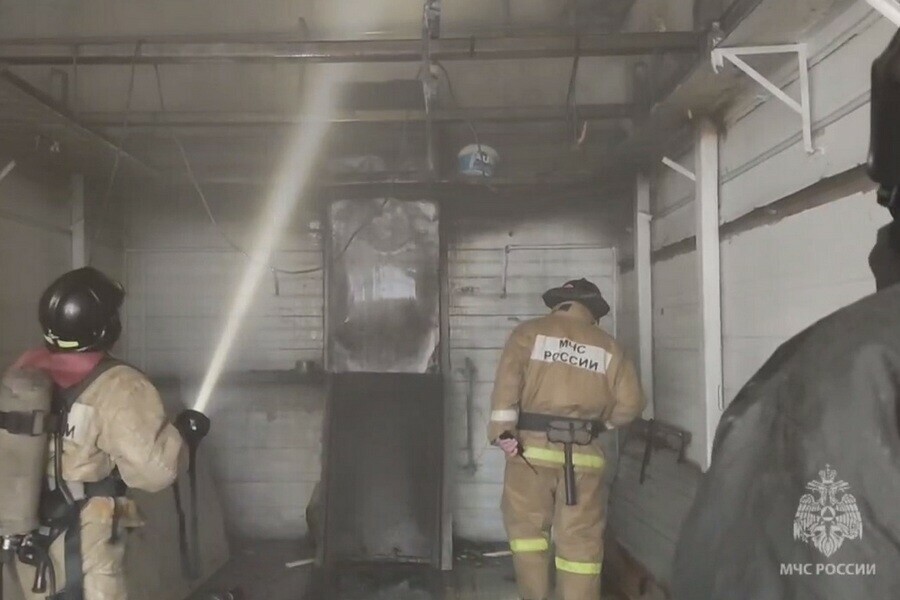 Во время демонтажных работ в Благовещенске произошел пожар видео 