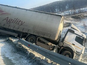 Водитель фуры погиб в Приамурье 