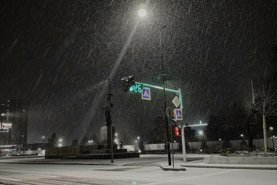 Благовещенск накрыл самый сильный снегопад с начала этого года  