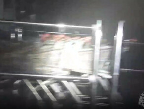 В Амурской области ночью загорелся торговый центр видео