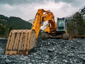 В Приамурье расследуют трагическую гибель машиниста экскаватора которую скрыл работодатель