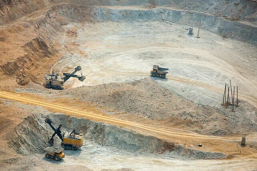 В Амурской области на руднике Пионер произошел обвал под завалами находятся 15 горняков