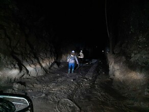 В МЧС сообщили какие работы ведутся на амурском руднике Пионер где под завалами остаются 13 человек