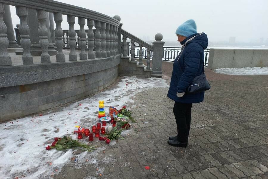 Мемориал памяти жертв московского теракта появился в Благовещенске фото