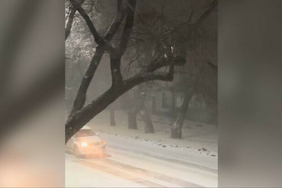 Снежная буря с грозой налетела на Благовещенск видео 