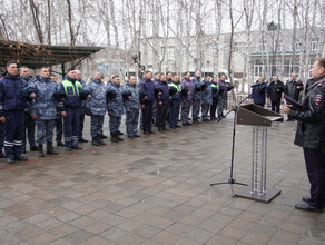 Вернувшиеся с Северного Кавказа полицейские почтили минутой молчания жертв теракта в Крокус Сити Холле фото видео