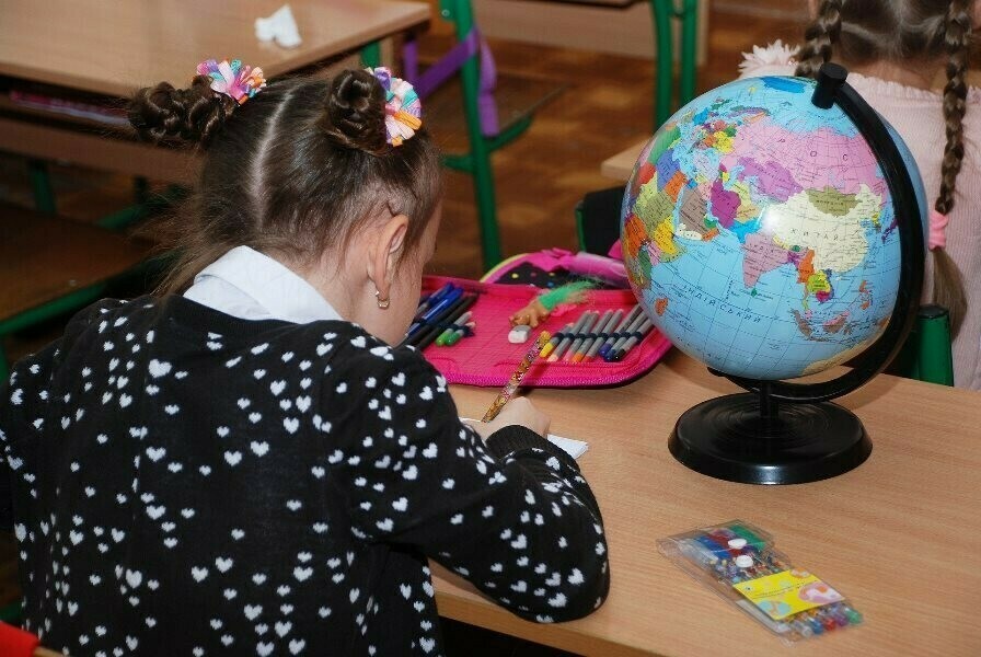 Путин поручил повысить качество преподавания математики и географии в школах