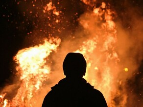 Изза обиды одна амурчанка положила под дверь дома другой горящую тряпку Последствия оказались внушительными 