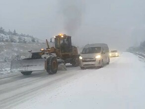 В Приамурье на дороги вышла спецтехника водителей просят быть внимательнее видео