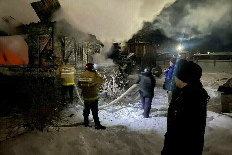 В Приамурье женщину обвинили в причинении смерти своему ребенку  закрытый в квартире малыш погиб при пожаре