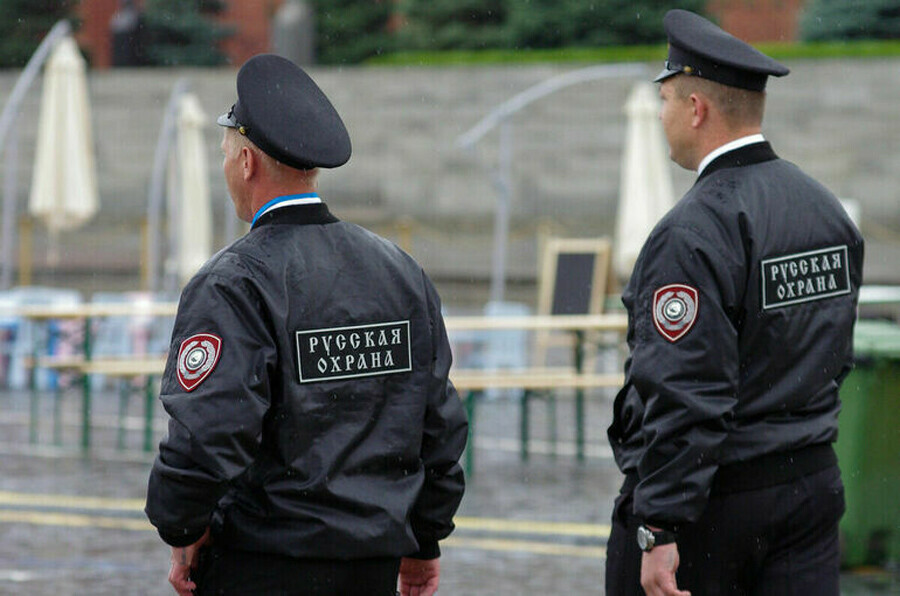 К частным охранникам в России ужесточили требования