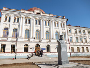 Глава Приамурья поручил продолжить восстановление исторического облика здания в центре города фото 