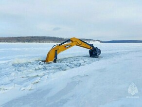 Следователи началу проверку после гибели водителя экскаватора утонувшего с техникой на Зейском водохранилище Что известно о ЧП