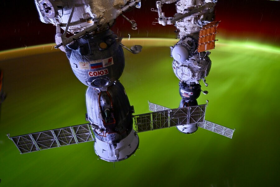 Искрящаяся мантия Космонавт Николай Чуб показал как с земной орбиты выглядит полярное сияние